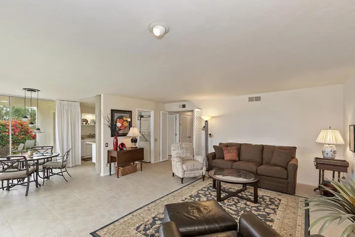 006_Living Room