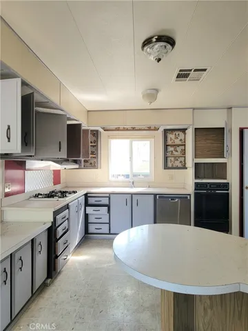 Amazing Open Kitchen Floor Plan with Large Living and Dining Room area