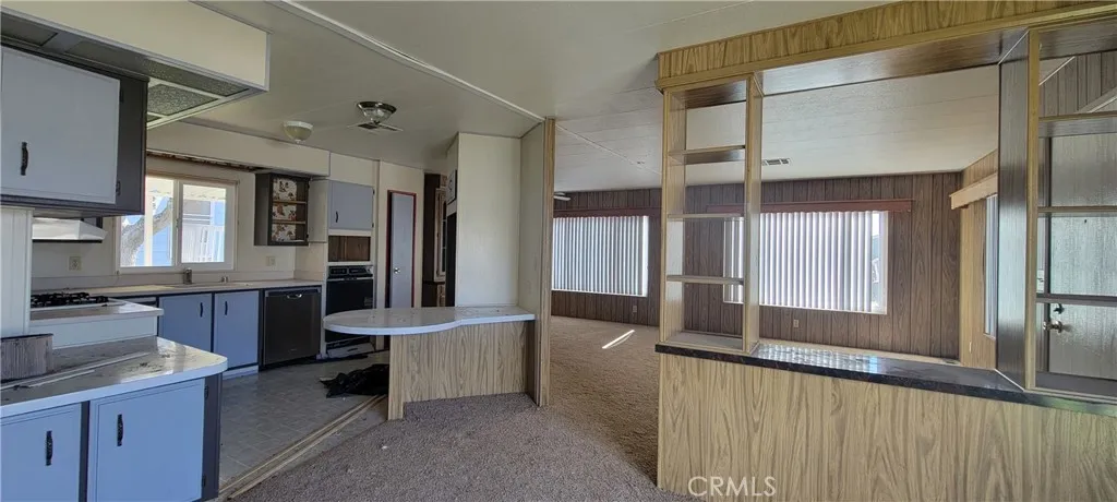 Amazing Open Kitchen Floor Plan with Large Living and Dining Room area