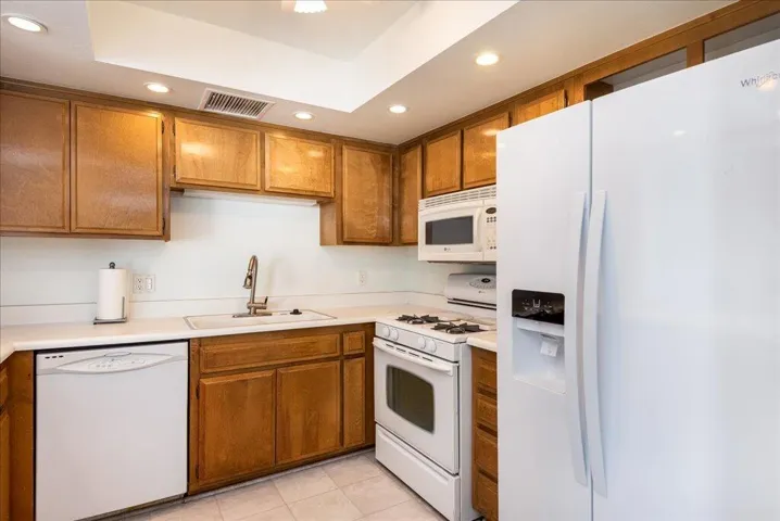 26-2030normandycourt-hr-26