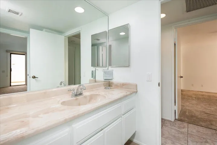 16-2030normandycourt-hr-16