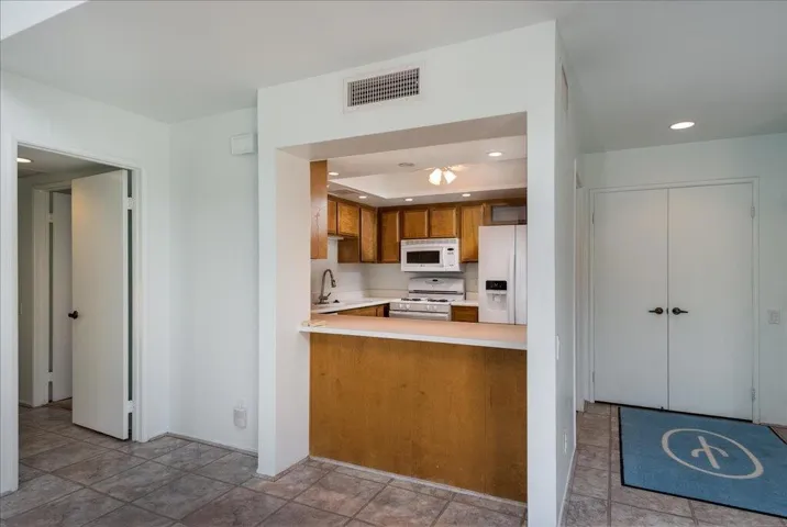 23-2030normandycourt-hr-23