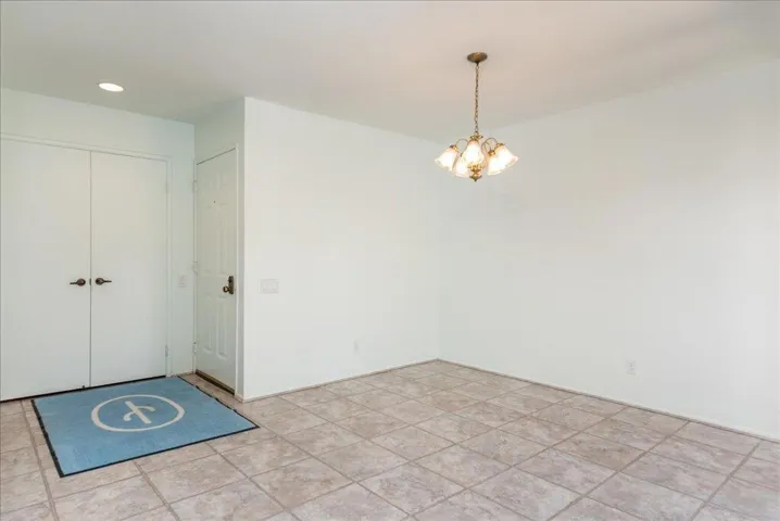 20-2030normandycourt-hr-20