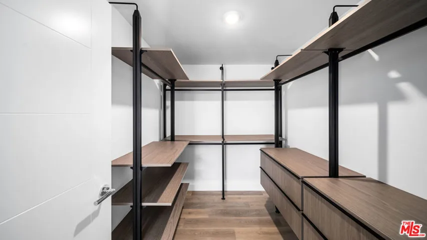5153 Maplewood Avenue 401, Los Angeles, California 90004