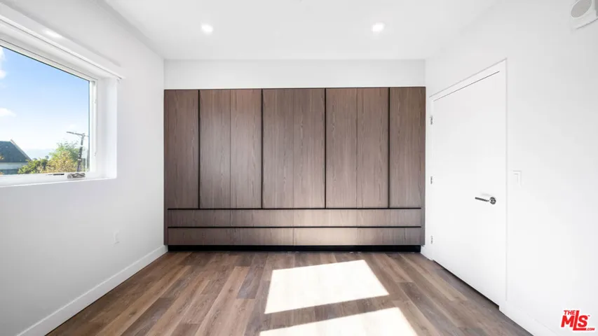 5153 Maplewood Avenue 401, Los Angeles, California 90004