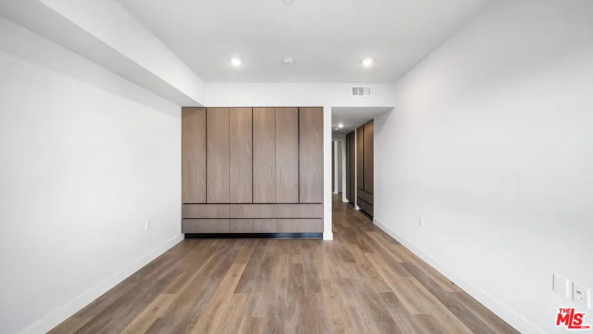 5153 Maplewood Avenue 401, Los Angeles, California 90004