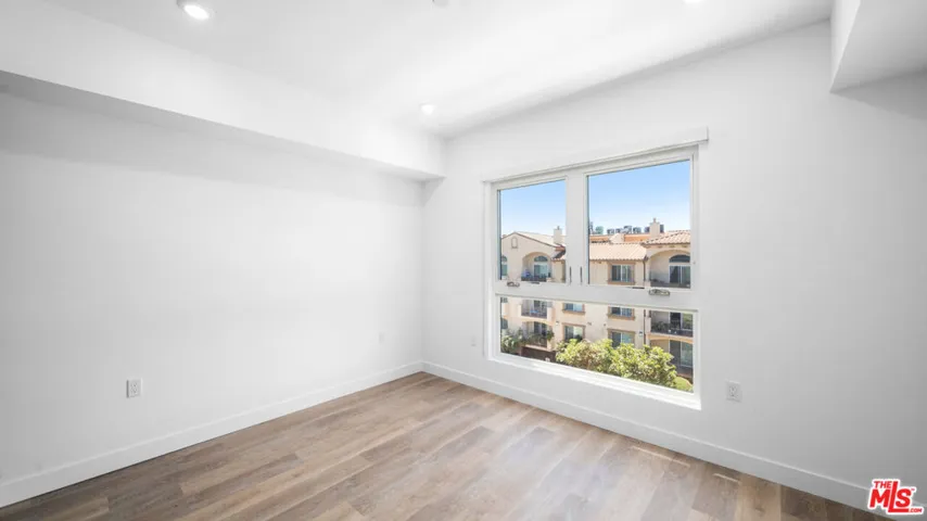5153 Maplewood Avenue 401, Los Angeles, California 90004