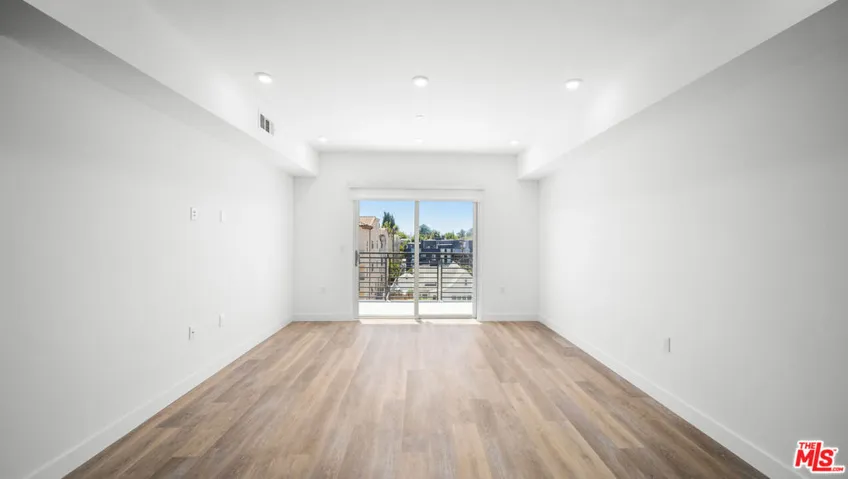 5153 Maplewood Avenue 401, Los Angeles, California 90004