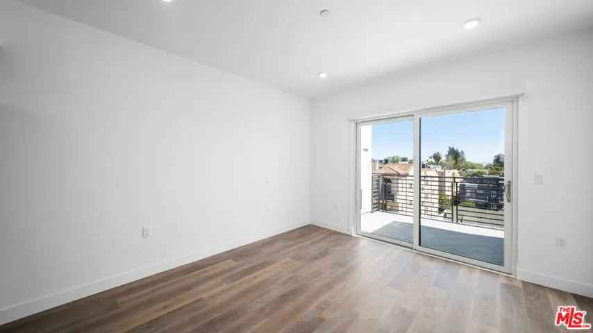 5153 Maplewood Avenue 401, Los Angeles, California 90004