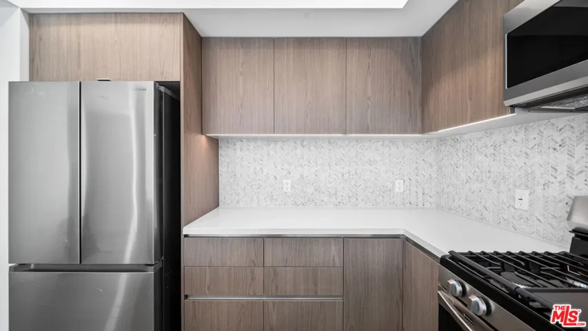 5153 Maplewood Avenue 401, Los Angeles, California 90004