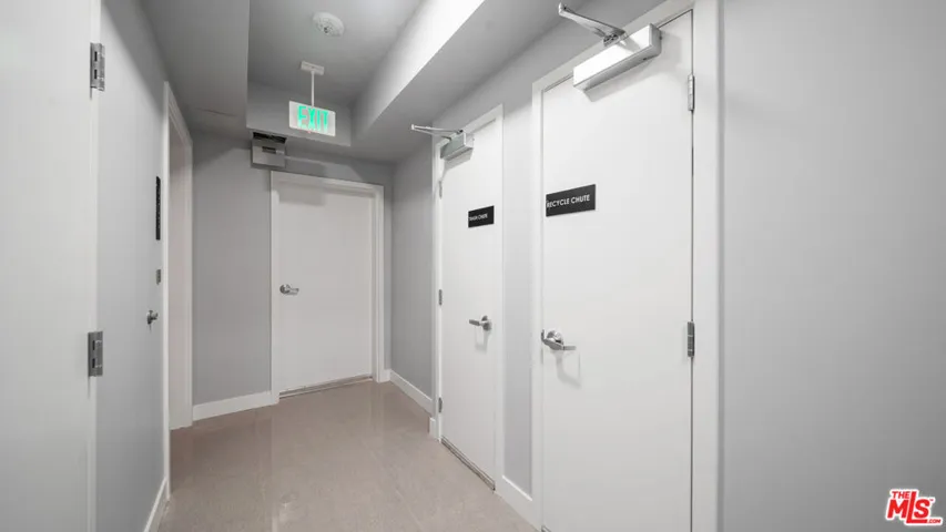 5153 Maplewood Avenue 401, Los Angeles, California 90004