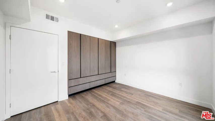 5153 Maplewood Avenue 401, Los Angeles, California 90004