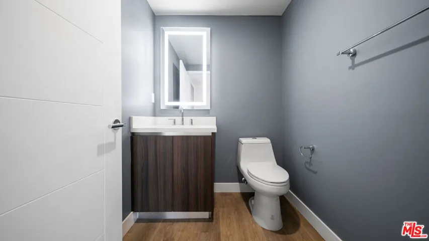 5153 Maplewood Avenue 401, Los Angeles, California 90004