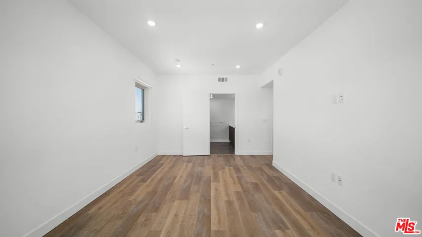 5153 Maplewood Avenue 401, Los Angeles, California 90004