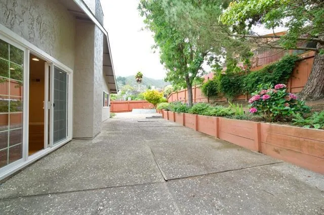 1156 Oddstad Boulevard, California home-pic-2