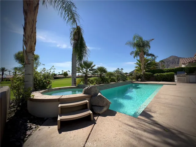 Gorgeous Pool!