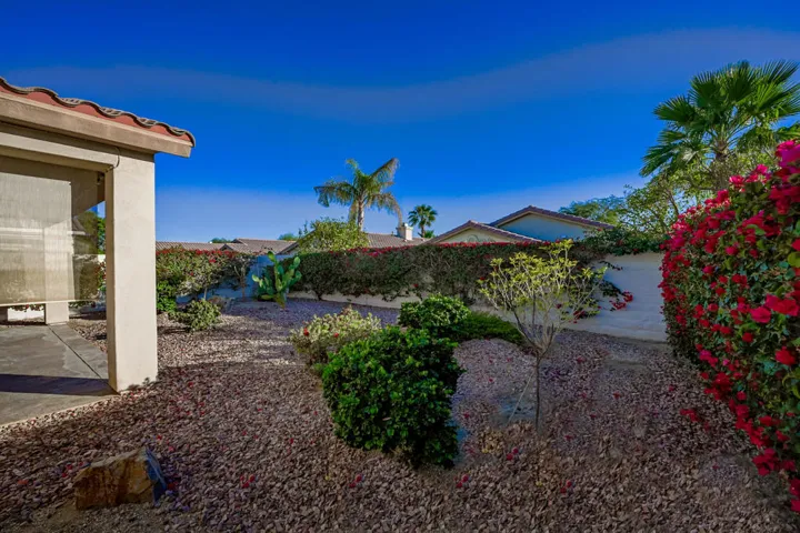 80587 Avendia Camarillo -13