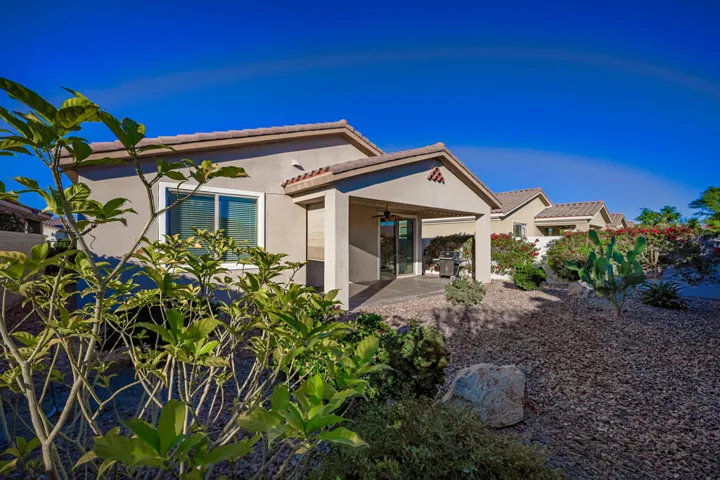 80587 Avendia Camarillo -12