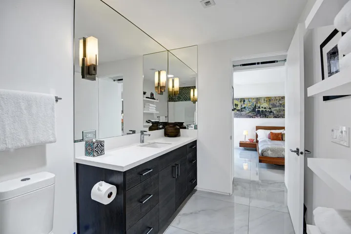 GUEST BATH 2 REVERSE MLS