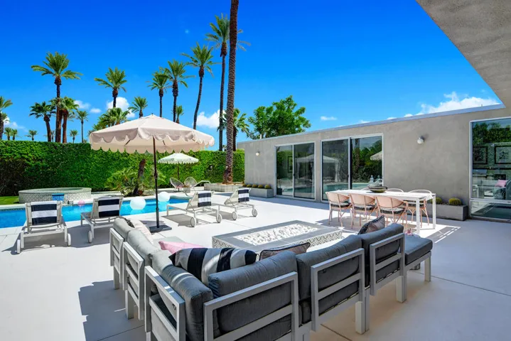 LOUNGE TO BACK OF HOUSE MLS