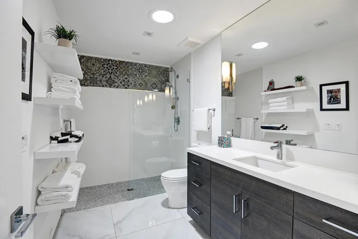 GUEST BATH 2 MLS