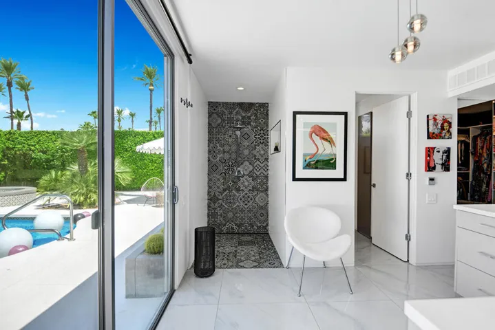 PRIMARY  SHOWER MLS