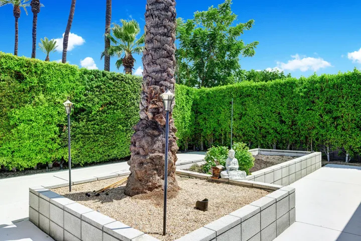 RAISED GARDENS MLS