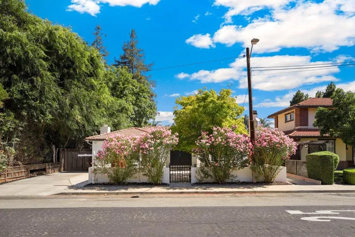 533 Robin Drive, Santa Clara, California 95050