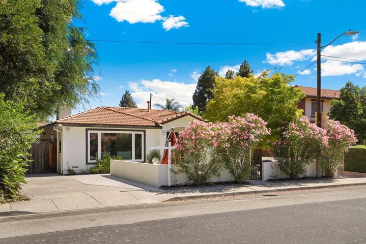 533 Robin Drive, Santa Clara, California 95050