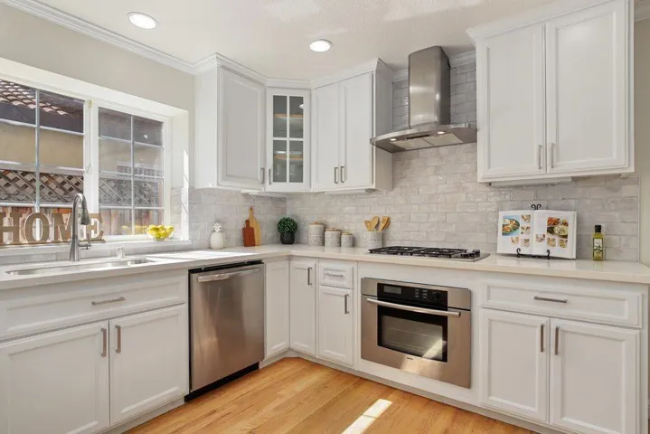 533 Robin Drive, Santa Clara, California 95050