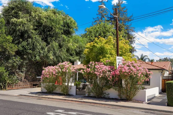 533 Robin Drive, Santa Clara, California 95050