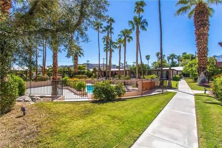 239 E Twin Palms Drive, Palm Springs, California 92264