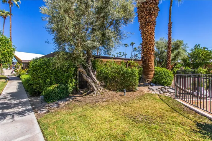 239 E Twin Palms Drive, Palm Springs, California 92264