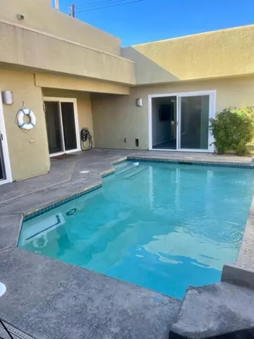Pool 2