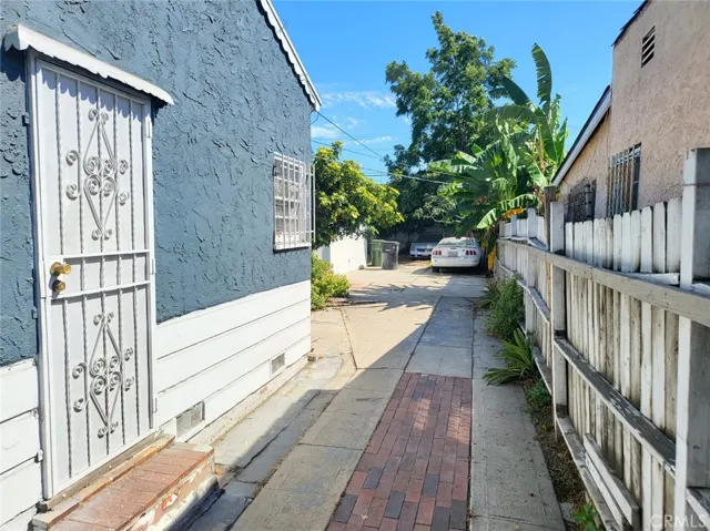 216 W Imperial, Los Angeles, California 90061