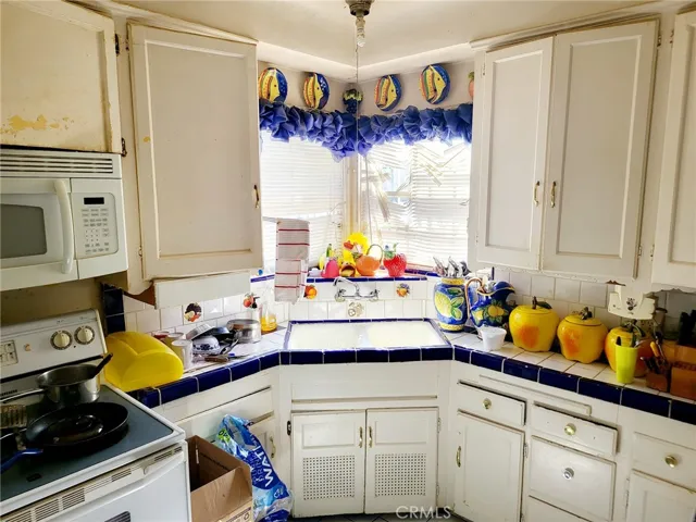 216 W Imperial, Los Angeles, California 90061