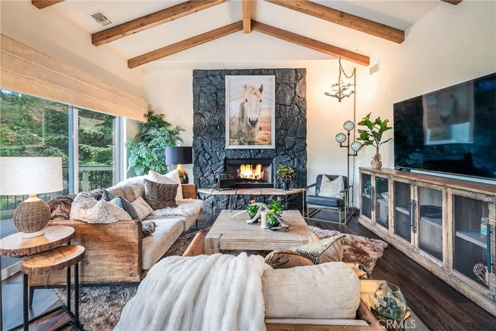 28626 Shenandoah Drive, Lake Arrowhead, California 92352