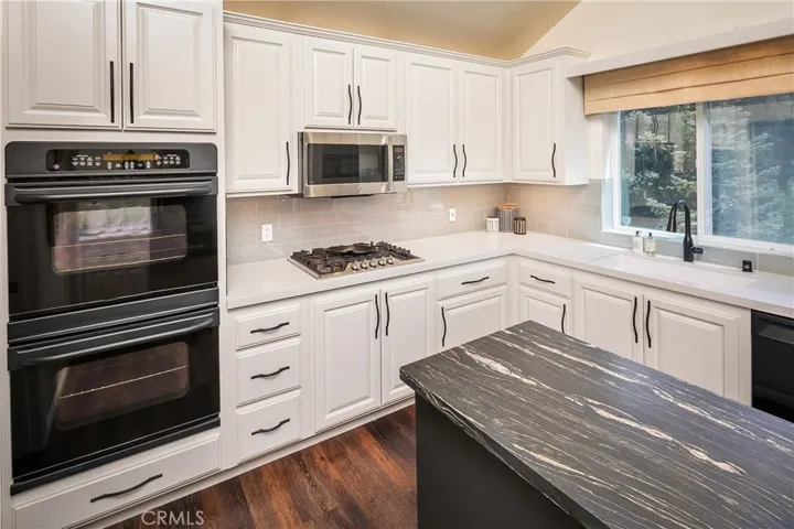 28626 Shenandoah Drive, Lake Arrowhead, California 92352