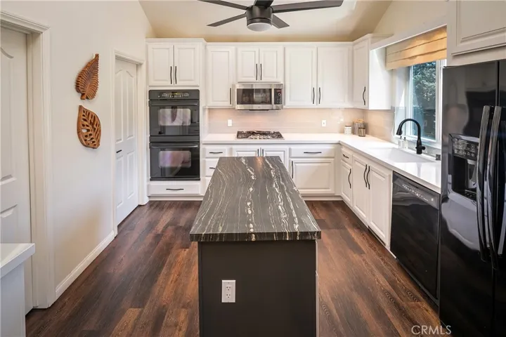 28626 Shenandoah Drive, Lake Arrowhead, California 92352