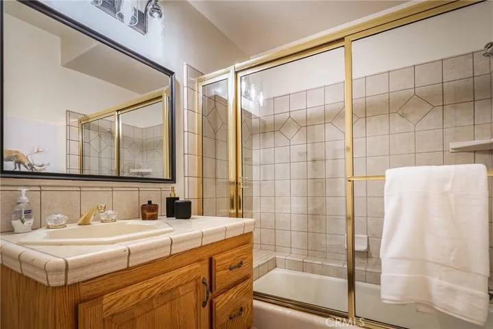 28626 Shenandoah Drive, Lake Arrowhead, California 92352
