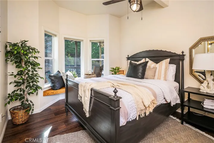 28626 Shenandoah Drive, Lake Arrowhead, California 92352