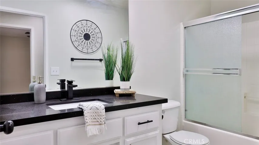 7585 Whitney Avenue, Yucca Valley, California 92284