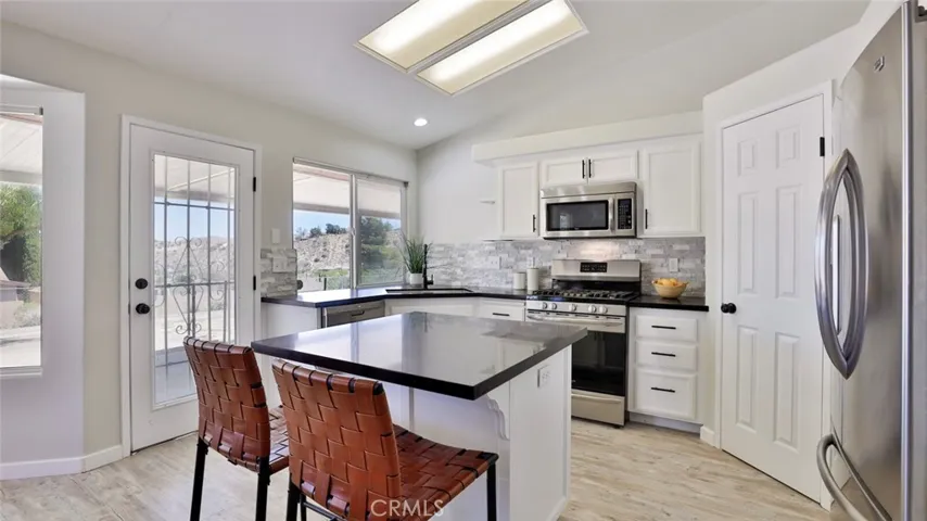7585 Whitney Avenue, Yucca Valley, California 92284
