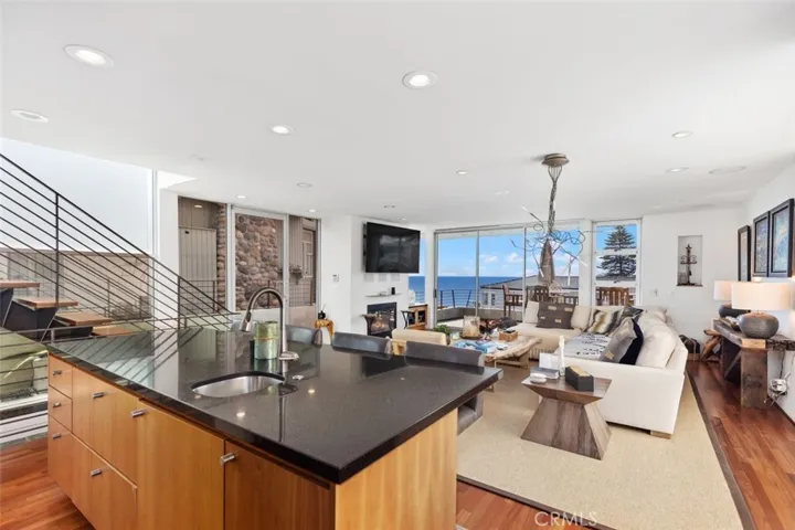 159 Dumond Drive, Laguna Beach, California 92651