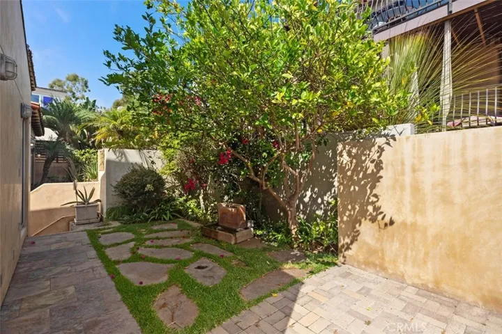 159 Dumond Drive, Laguna Beach, California 92651