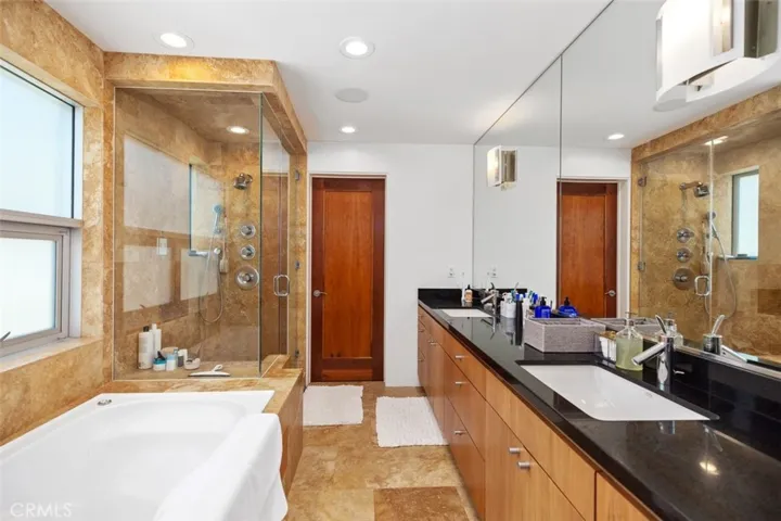 159 Dumond Drive, Laguna Beach, California 92651