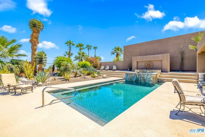 30 Cresta Verde Drive, Rancho Mirage, California 92270