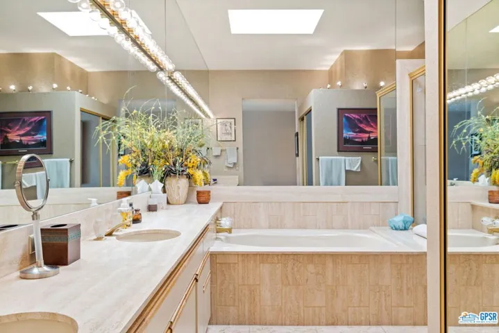 30 Cresta Verde Drive, Rancho Mirage, California 92270
