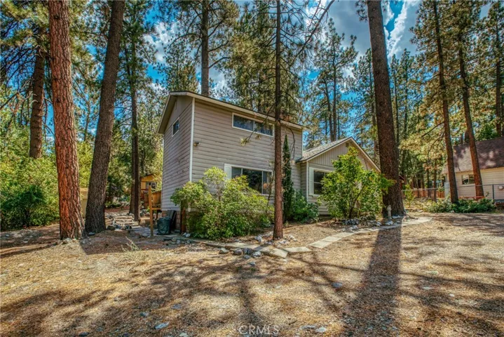 1663 Betty Street, Wrightwood, California 92397