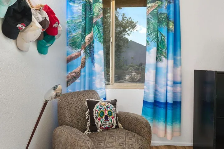 Mtn views from bedroom